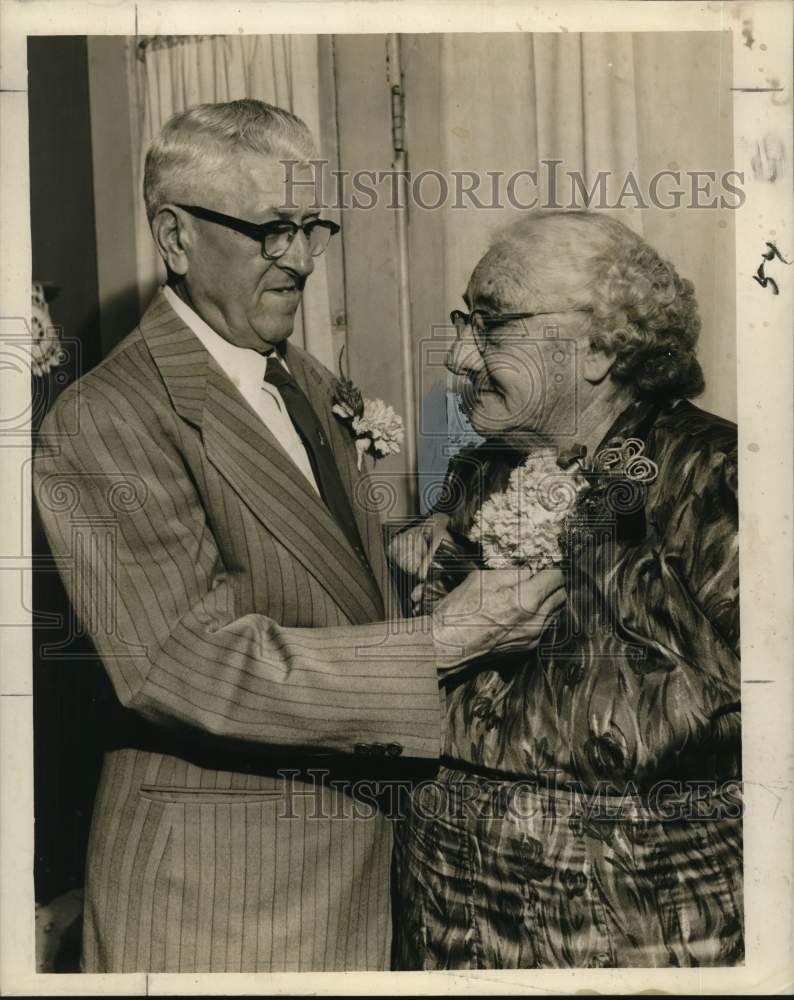 Load image into Gallery viewer, 1960 Press Photo Mr. and Mrs. Albert Strassel's 50th wedding anniversary
