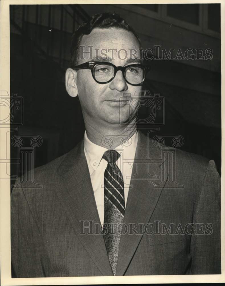 Load image into Gallery viewer, 1960 Press Photo Prim B. Smith Jr., Assistant U.S. Attorney - noc65103
