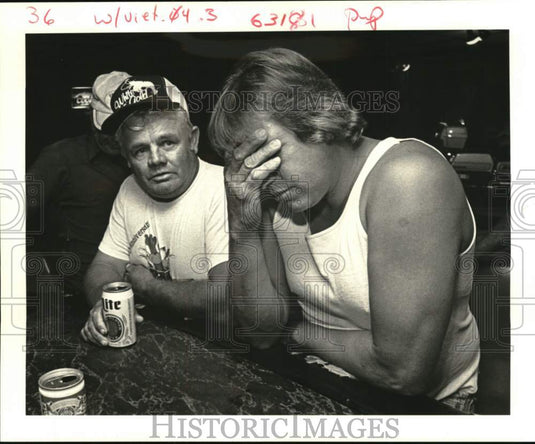1987 Press Photo Kenny Mareno & Hubert Moreau talk about Vietnam fisherman- Historic Images