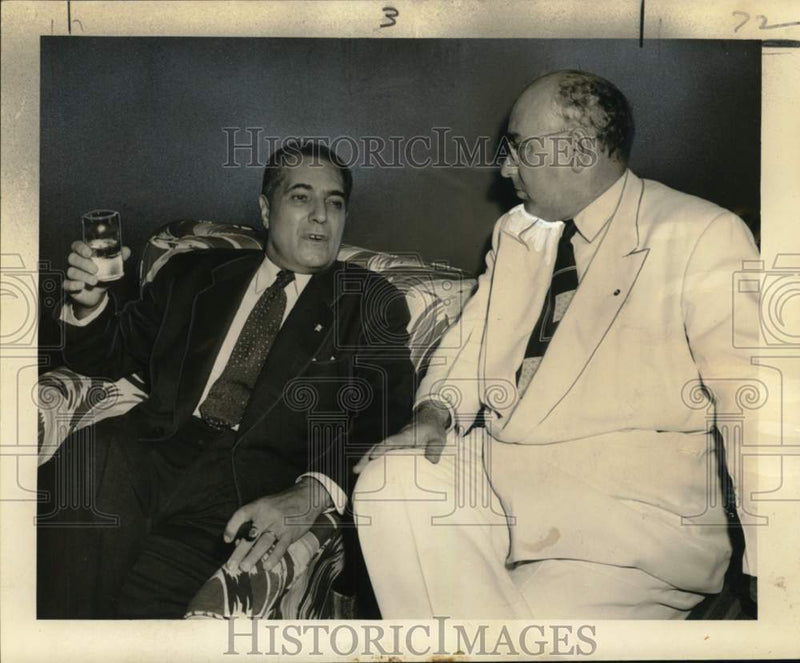 Load image into Gallery viewer, 1949 Press Photo Dr. Jose M. Vidana, Miguel Rodriguez, Cuban Tourist Commission
