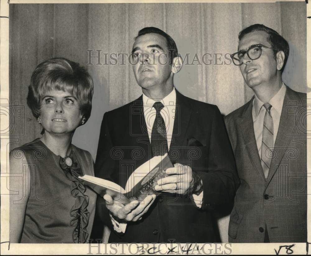 1970 Press Photo Louisiana Educators examine sex education program for children- Historic Images