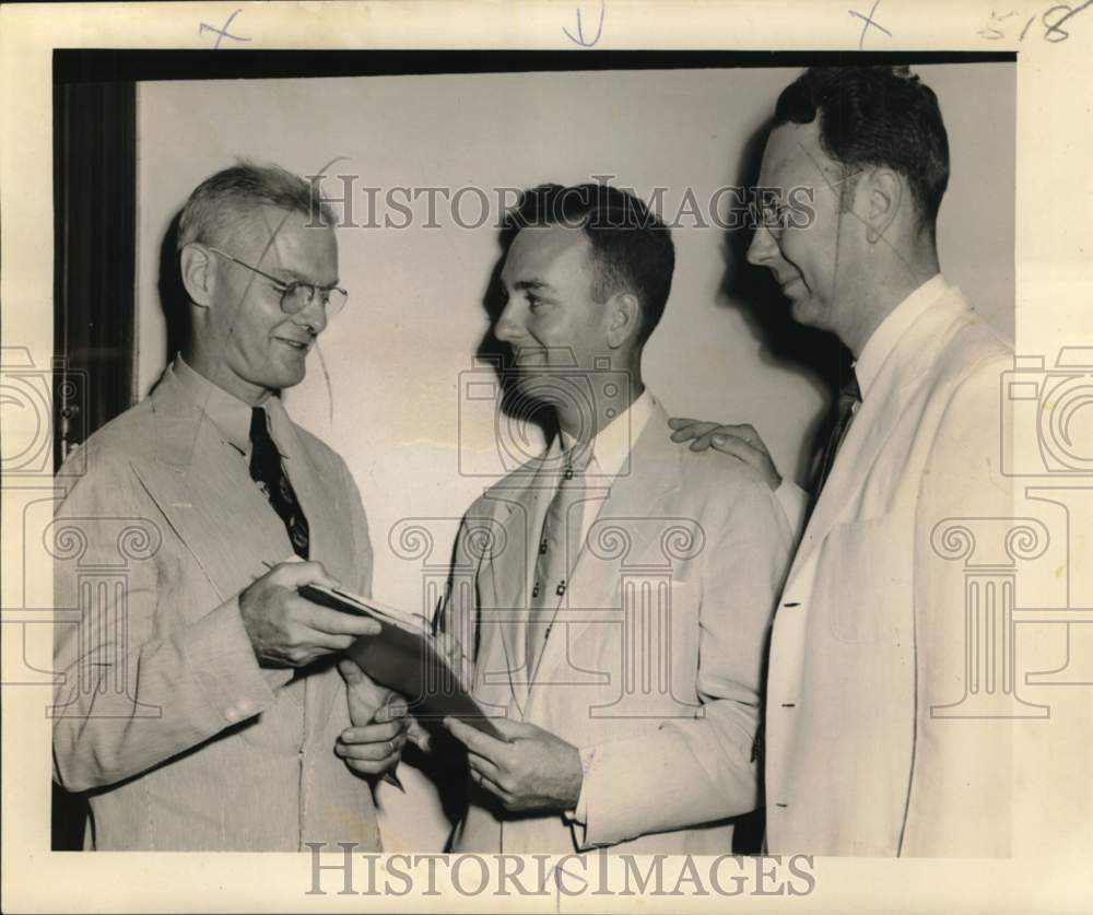 1953 Press Photo Two new assistant U.S. attorney&#39;s sworn in - noc65977