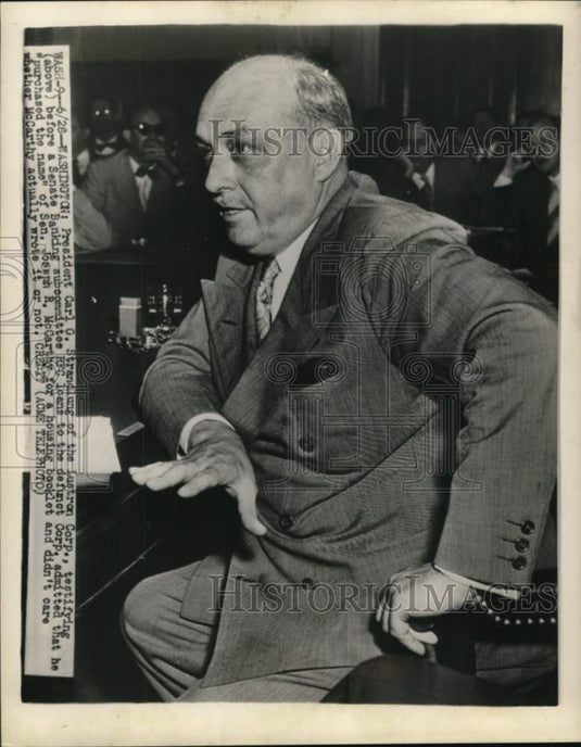1950 Press Photo Carl G. Strandlung before a Senate Banking subcommittee hearing