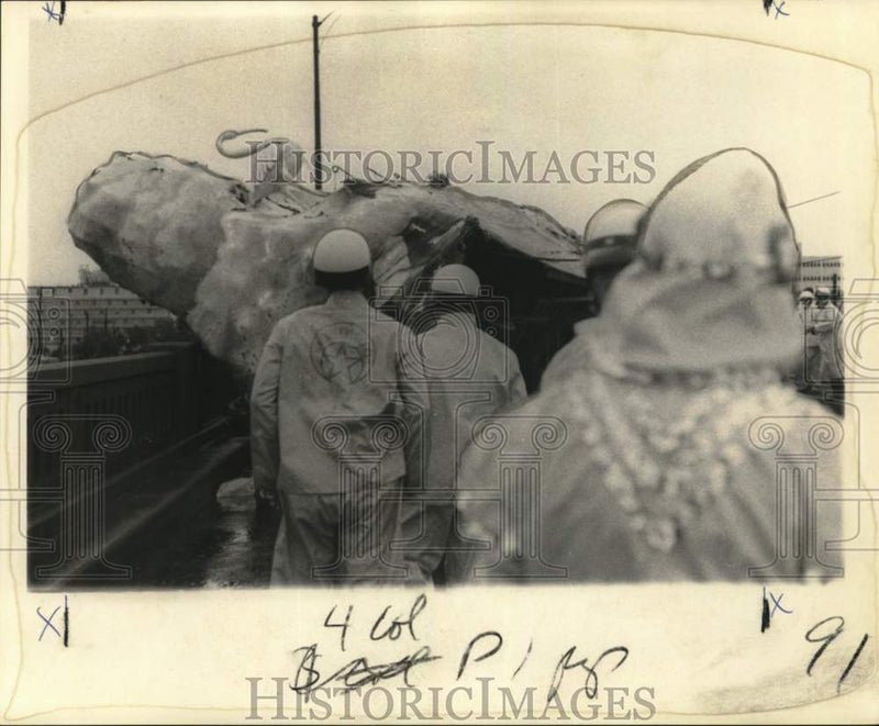 Load image into Gallery viewer, 1970 Press Photo Peter S. Latino Sr.'s float toppled by strong winds
