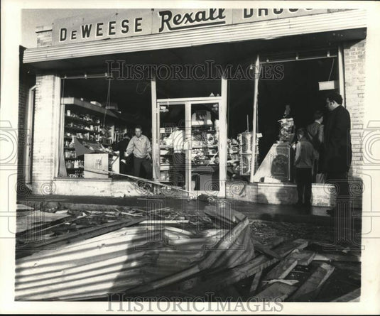 1970 Press Photo DeWeese Rexall Drug Store damage by Tornado - noc66904