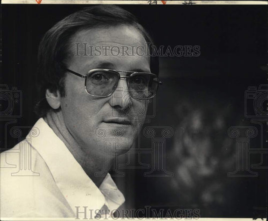 1981 Press Photo Football - Jerry Stovall: Scouting for wide receivers- Historic Images