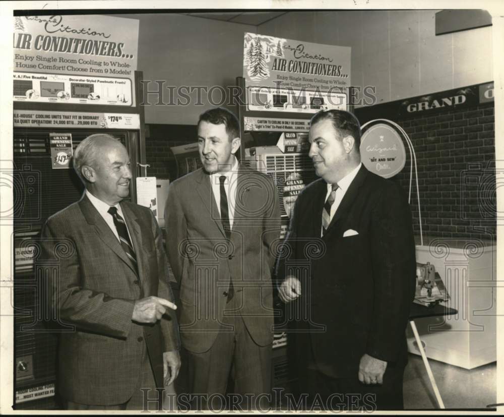 1967 Press Photo Howard Stone with Western Auto grand opening participants