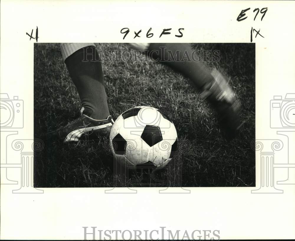 1978 Press Photo Soccer - View of the soccer ball during the &quot;beautiful game&quot;- Historic Images