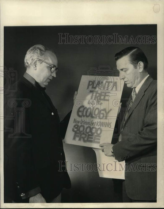 1973 Press Photo Jack Bean and Gaspar J. Stall of New Orleans East Kiwanis