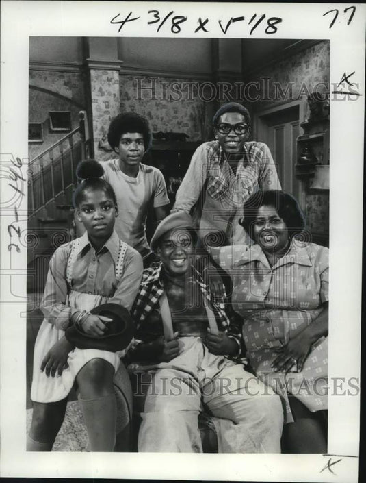 1976 Press Photo Danielle Spencer with stars of ABC-TV's "What's Happening!!"- Historic Images