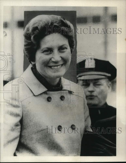 1967 Press Photo Stalin's daughter, Svetlana Alliluyeva visits United States- Historic Images