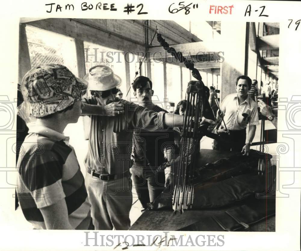 1977 Press Photo Show of hunting, fishing &amp; camping at the Sportsmen&#39;s Jamboree- Historic Images