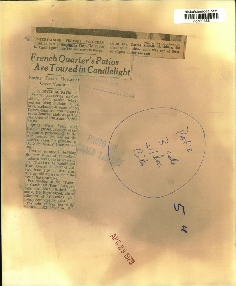 1973 Press Photo The French Quarter's patios are toured in candlelight.