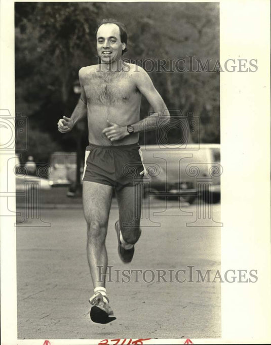 1985 Press Photo Willie Stamm, finished 69th in Chicago Marathon - noc70105- Historic Images