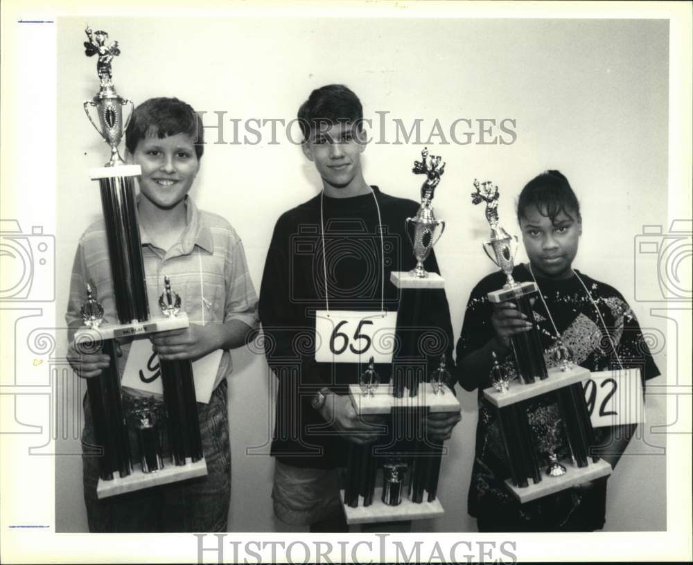 1991 Press Photo Spelling Bee winners, Contest held at Xavier Pharmacy Building- Historic Images