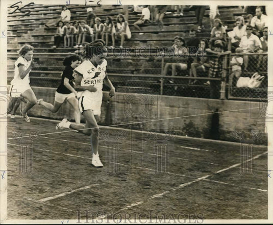 1967 Press Photo Cynthia Nicklaus competing at Southern AAU girls' track meet- Historic Images