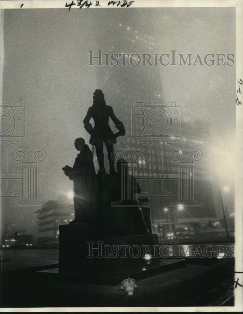 1972 Press Photo Statues-Ghostly city founders at Union Passengers Terminal- Historic Images