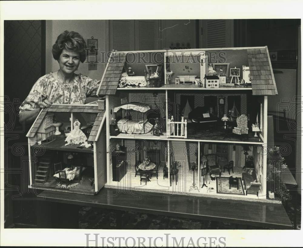 1978 Press Photo Mrs. Tucker made her doll house for her own pleasure