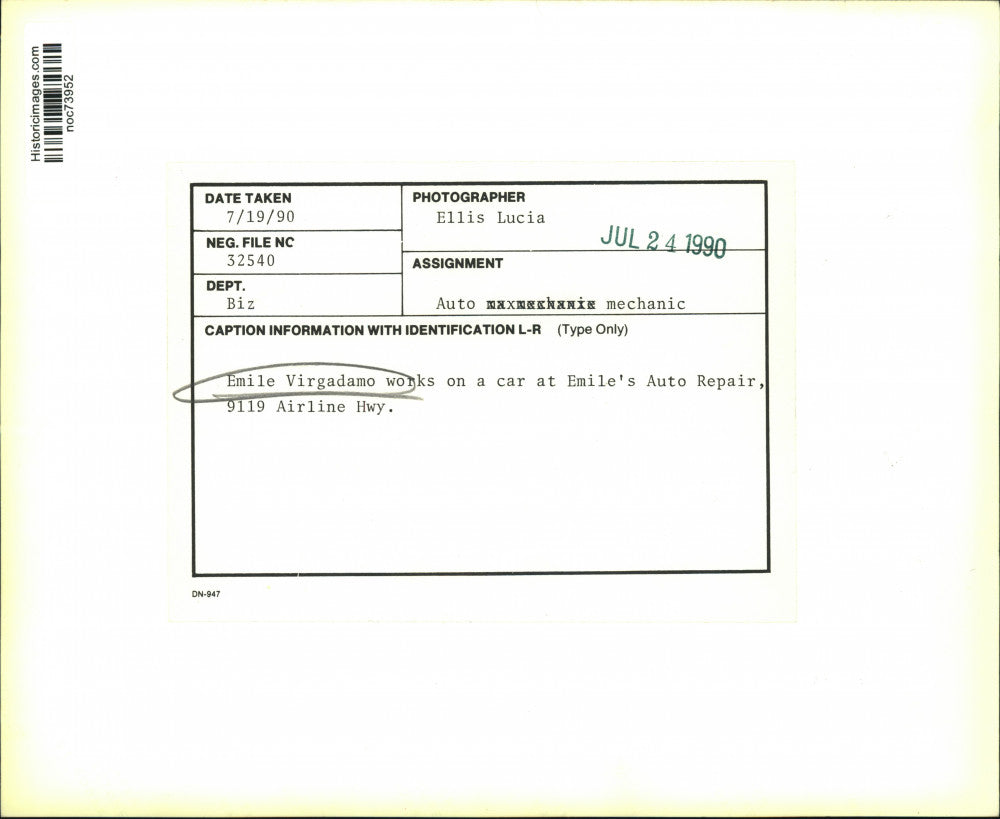 1990 Press Photo Emile Virgadamo works on a car at Emile's Auto Repair