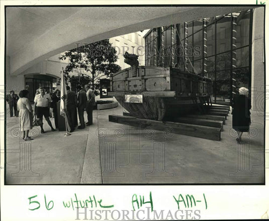 1984 Press Photo Korean Turtle Ship outside 1515 Poydras Building - noc74131