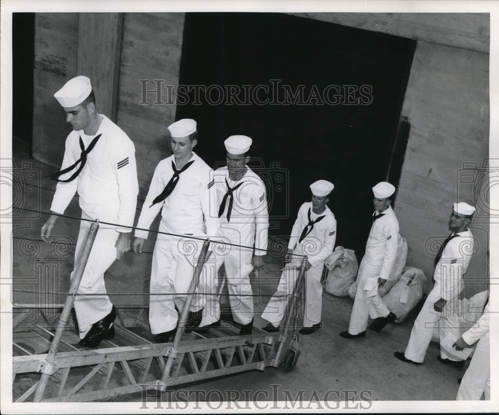 1955 Press Photo Reserve Coast Guardsmen from New Orleans Reserve Ship
