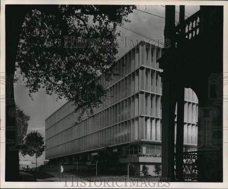 Load image into Gallery viewer, 1982 Press Photo General view of Pan American Life building - noc78528
