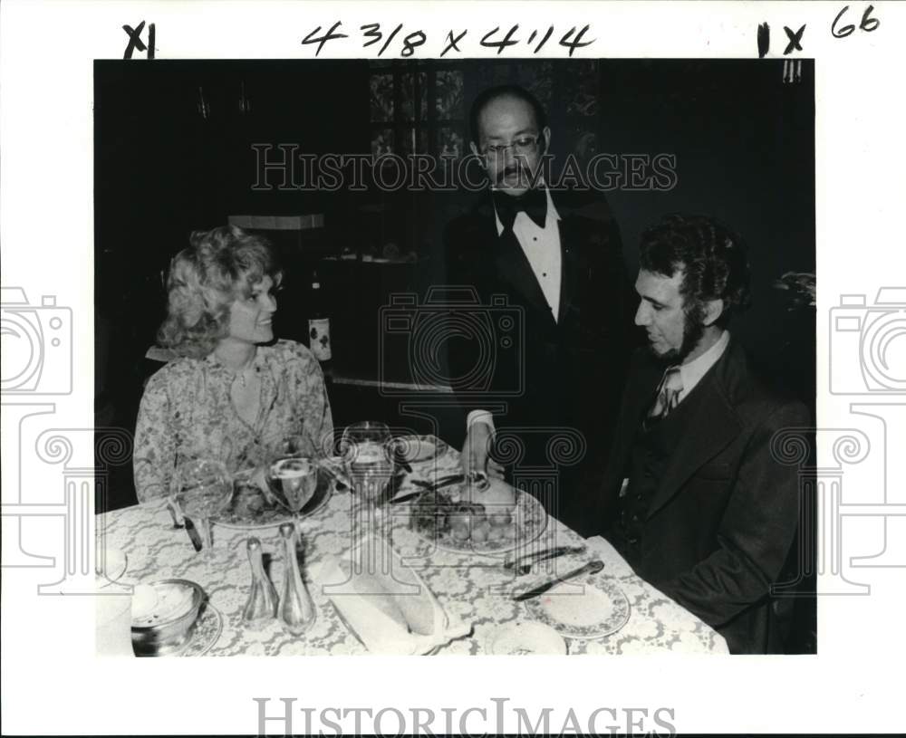 1978 Press Photo Mr. &amp; Mrs. John Perkins during Fairmont Hotel Christmas dinner- Historic Images