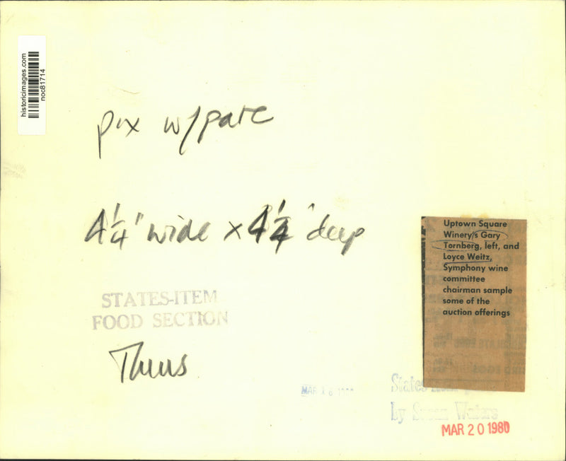 Load image into Gallery viewer, 1980 Press Photo Gary Tornberg and Loyce Weitz sample wine auction offerings
