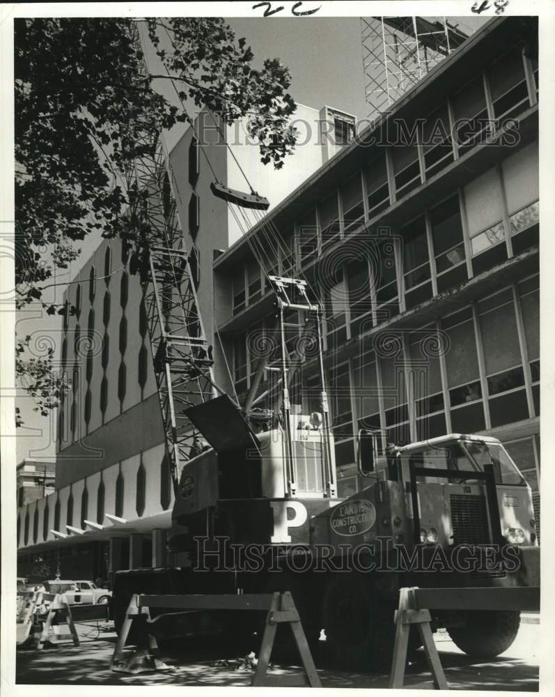 1971 Press Photo Construction of additional building of Touro Infirmary