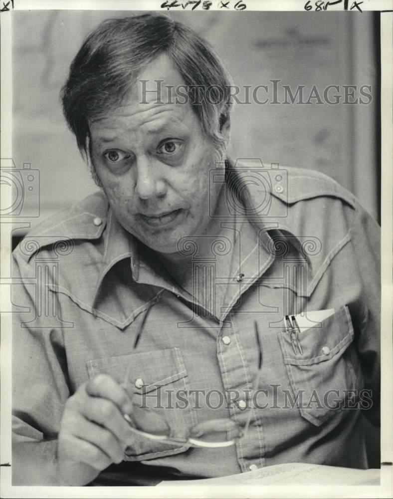 1976 Press Photo Charlie Douglas of Road Gang Radio Show - noc84024- Historic Images