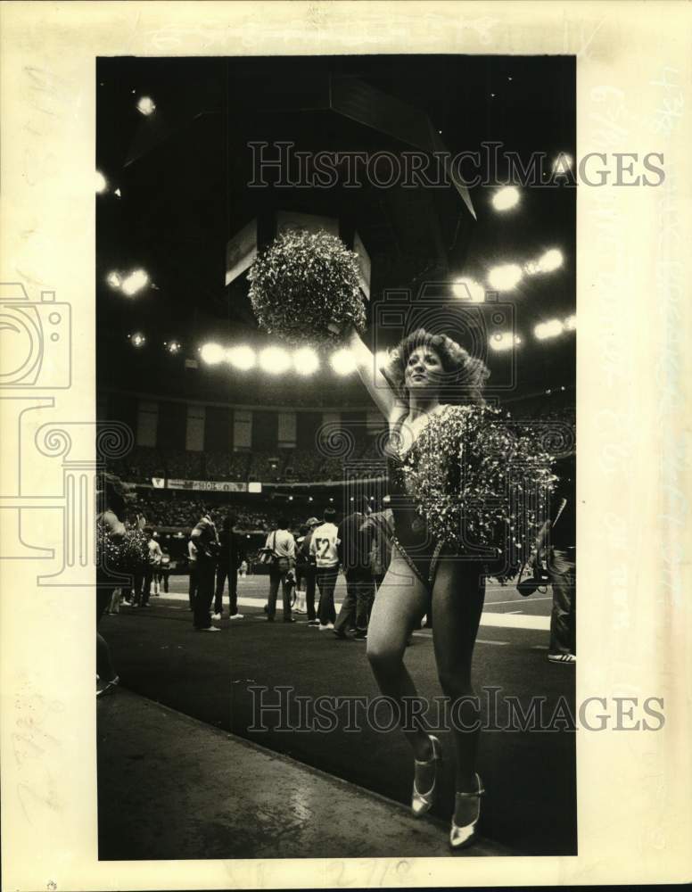 1984 Press Photo Carol June Swindler, cheerleader New Orleans Breakers football- Historic Images