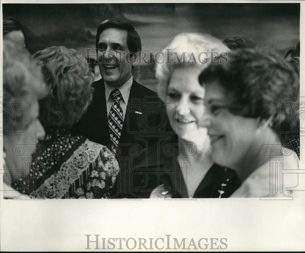 1977 Press Photo Joe DiRosa attends an event - noc88744- Historic Images