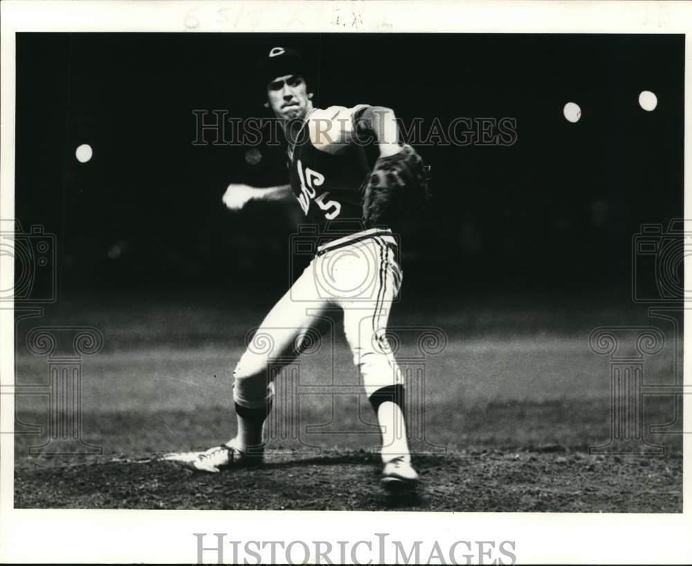 1982 Press Photo Baseball pitcher Dave Theriot during the game - noc89963- Historic Images