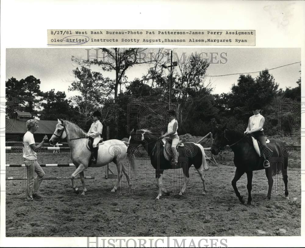 1981 Press Photo Ole Strigel instructs youngsters for Horse Show at City Park- Historic Images