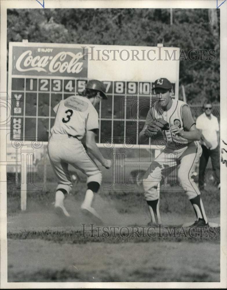 1971 Press Photo Baseball players during Mix-Ups-Tuxedos game at East Jefferson- Historic Images