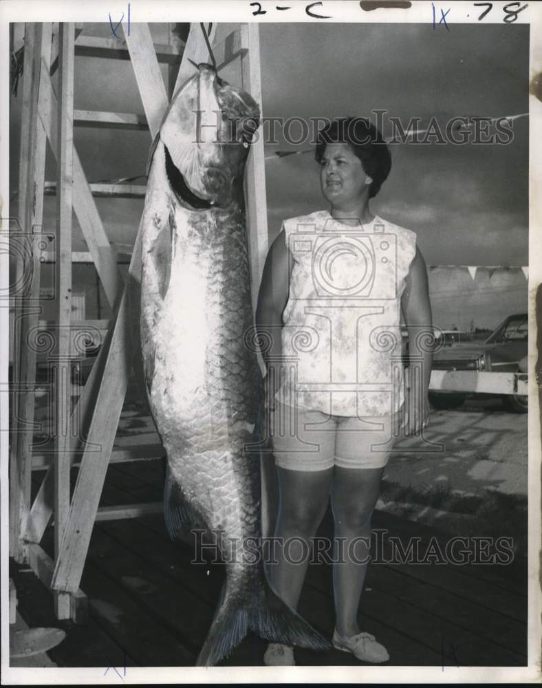 1968 Press Photo Mrs. Nacis Theriot during Empire-South Pass tarpon rodeo- Historic Images