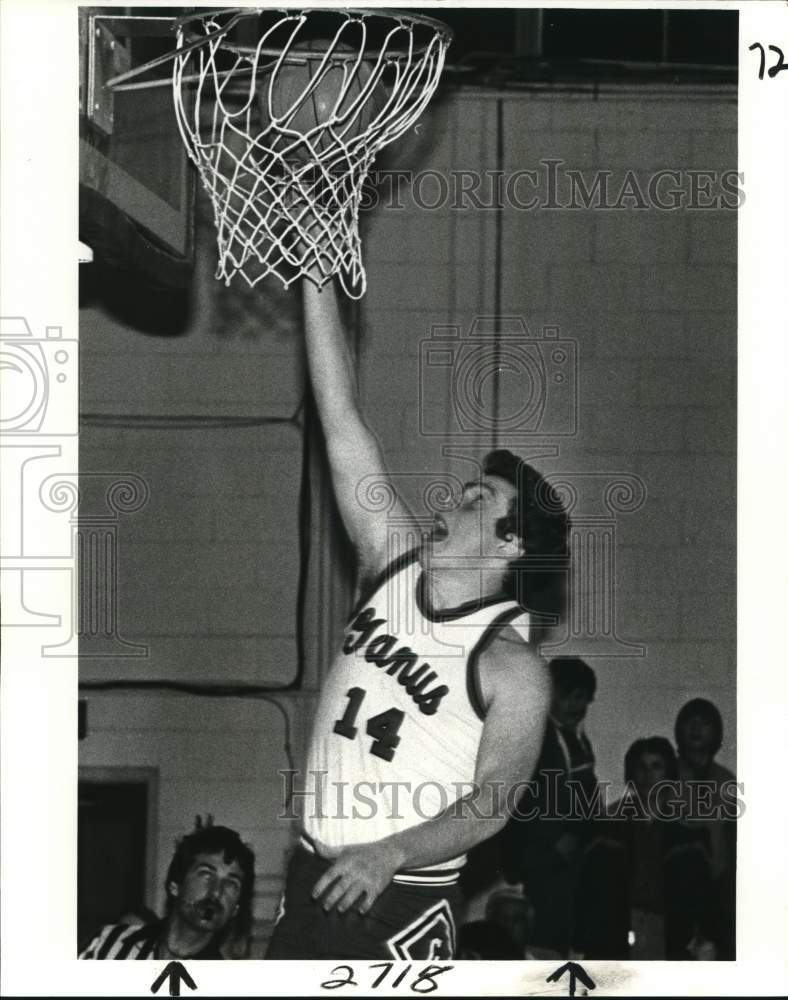 1981 Press Photo Ganus&#39; basketball player Bobby Thompson shoots for 3,000 points- Historic Images