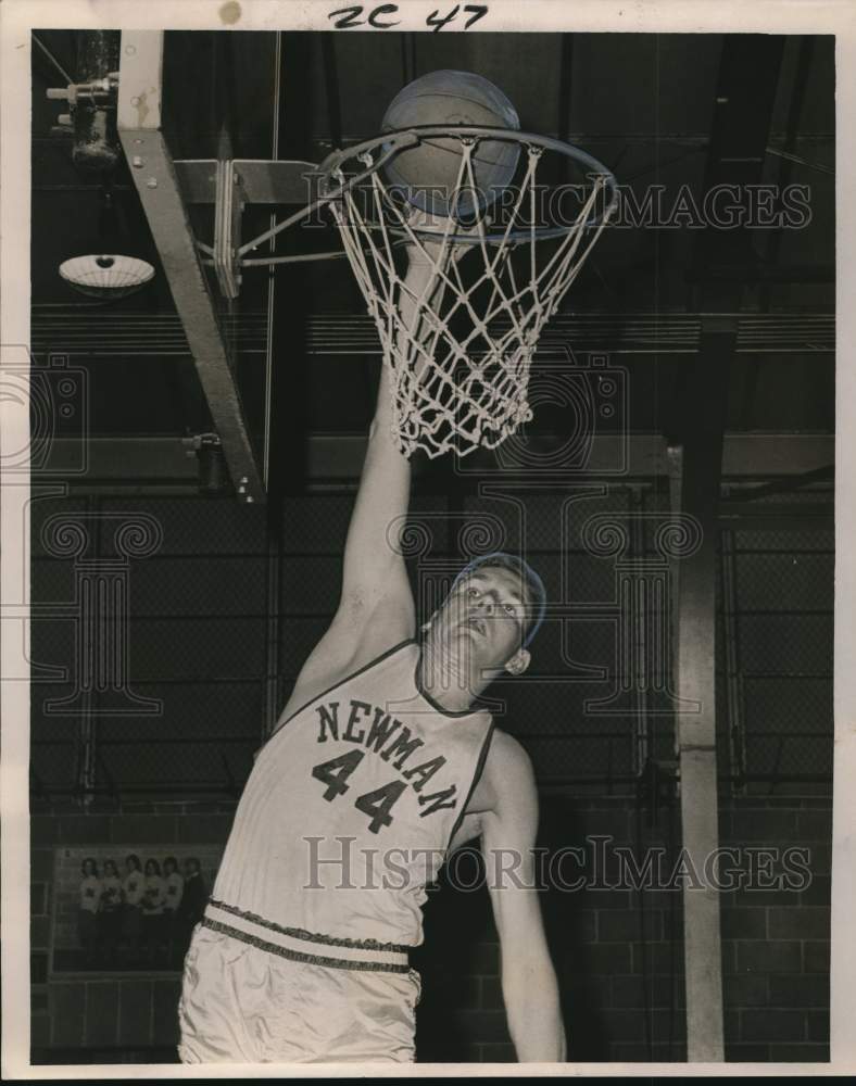 1965 Press Photo Howard Thompson, Junior forward for the Newman Greenies- Historic Images