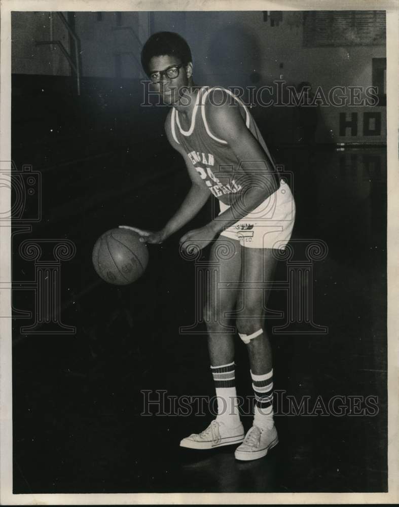 1974 Press Photo David Sylvester of the Newman Greenies basketball - noc97167- Historic Images