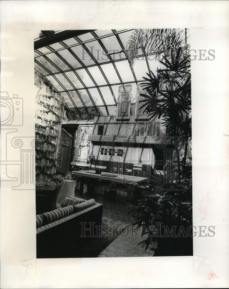 1977 Press Photo Custom-made skylights at Acme Plastics on Elysian Fields- Historic Images