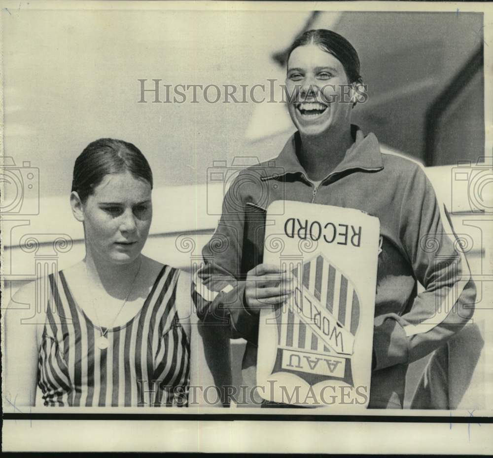 1968 Press Photo Swimmers Elaine Tanner and Karen Muir at Santa Clara swim meet- Historic Images