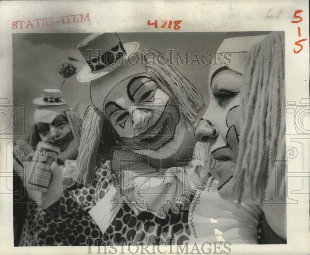 1977 Press Photo Clowns Smile in New Orleans, LA- Historic Images