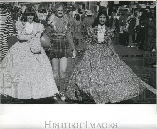 1974 Press Photo Girls in Hoop Dresses, New Orleans, Mardi Gras- Historic Images