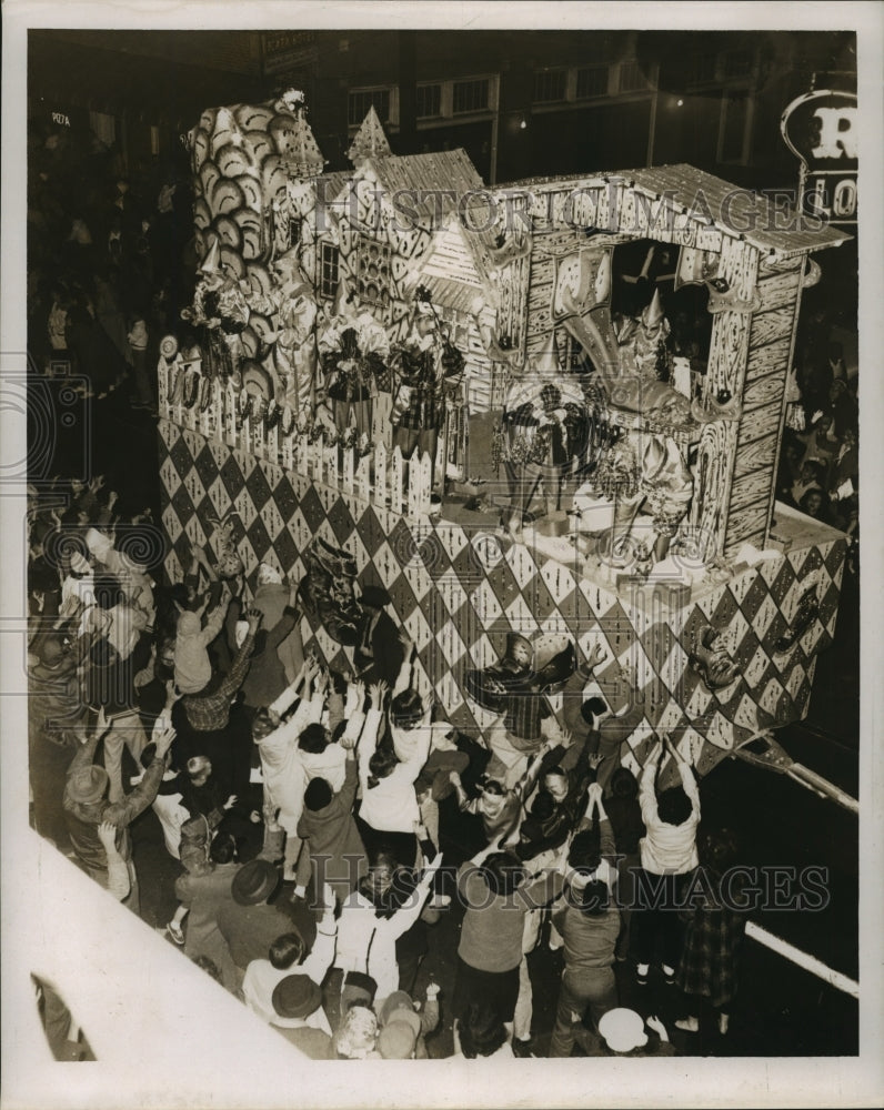 1963 Press Photo Babylon Float Mardi Gras- Historic Images