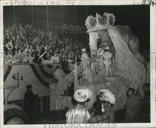 1960 Press Photo Carnival Parade- His Majesty is greeted at City Hall by Mayor.- Historic Images