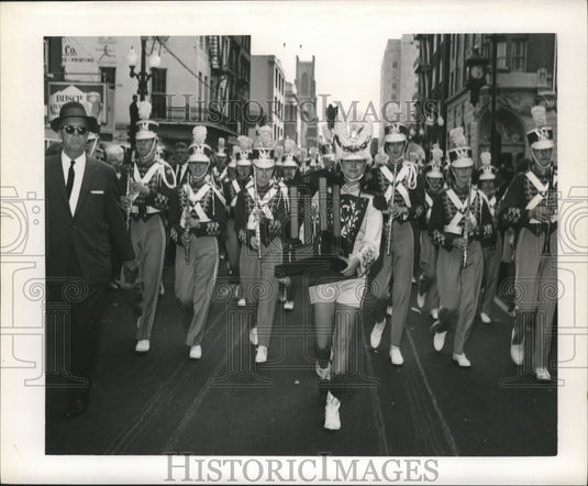 1965 Press Photo Elizabeth Gollale With Trophy for Best Band Carnival Parade- Historic Images