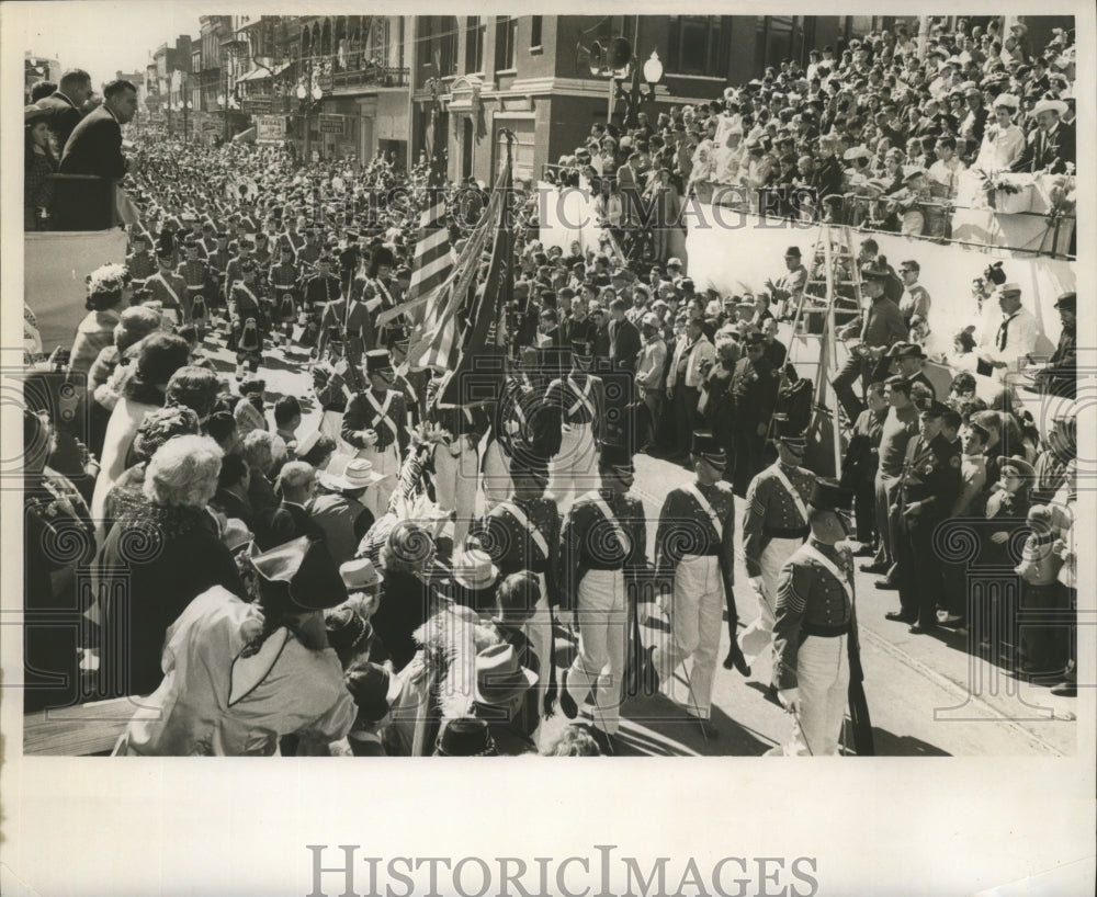 1964 Press Photo Marching Band Walking in the Rex Carnival Parade - noca03721- Historic Images