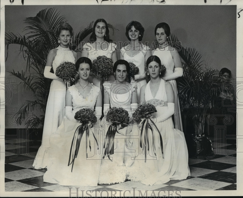 1975 Press Photo Maids in the court of the Nereus Mardi Gras Ball - noca04643- Historic Images