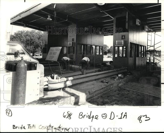 1979 Press Photo Construction of toll plaza at Mississippi River Bridge- Historic Images