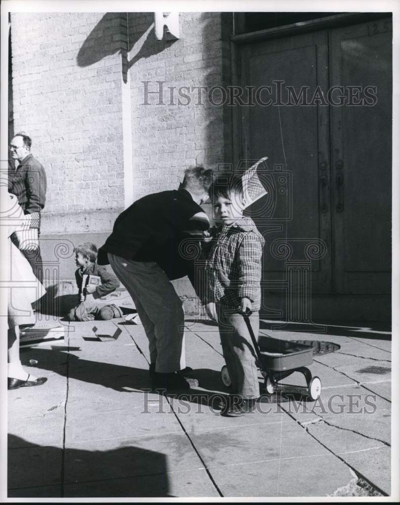 1961 Press Photo Children with their toys at Doll and Toy Fund event - nod01154- Historic Images